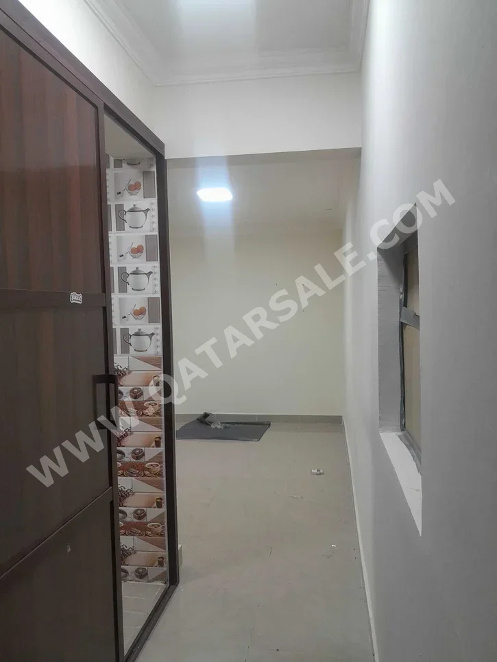 1 Bedrooms  Studio  For Rent  in Doha -  Fereej Bin Dirham  Not Furnished