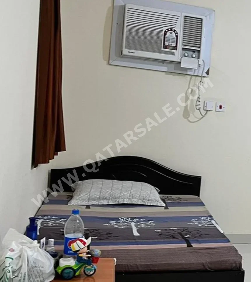 2 Bedrooms  Penthouse  For Rent  in Al Wakrah -  Al Wakrah  Fully Furnished