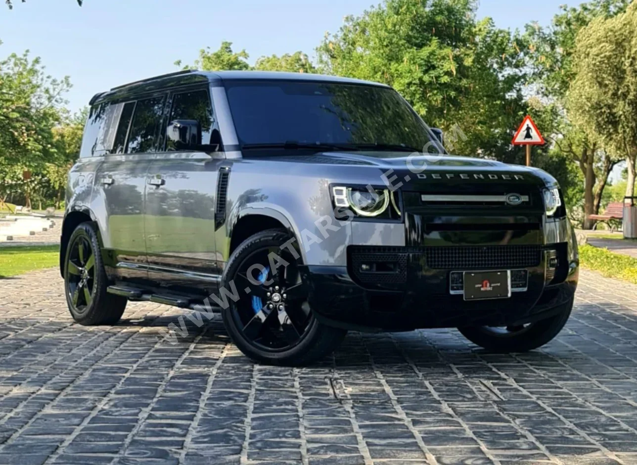  Land Rover  Defender  110 HSE  2022  Automatic  55,000 Km  6 Cylinder  Four Wheel Drive (4WD)  SUV  Gray  With Warranty