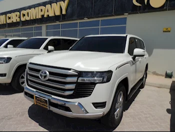 Toyota  Land Cruiser  GXR  2022  Automatic  45٬000 Km  6 Cylinder  Four Wheel Drive (4WD)  SUV  White  With Warranty