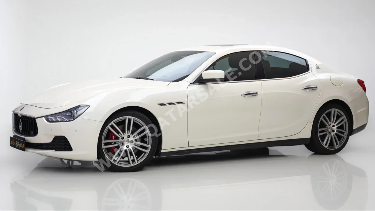 Maserati  Ghibli  S  2015  Automatic  125٬000 Km  5 Cylinder  Rear Wheel Drive (RWD)  Sedan  White