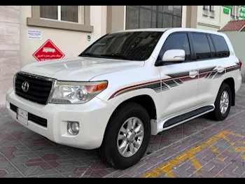 Toyota  Land Cruiser  GXR  2013  Automatic  206٬000 Km  6 Cylinder  Four Wheel Drive (4WD)  SUV  Pearl