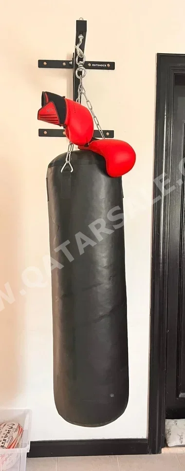 Sports/Exercises Equipment - Free-Standing Punching Bag 100  - Black