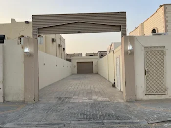 Warehouses & Stores - Al Rayyan  - Muaither  -Area Size: 300 Square Meter