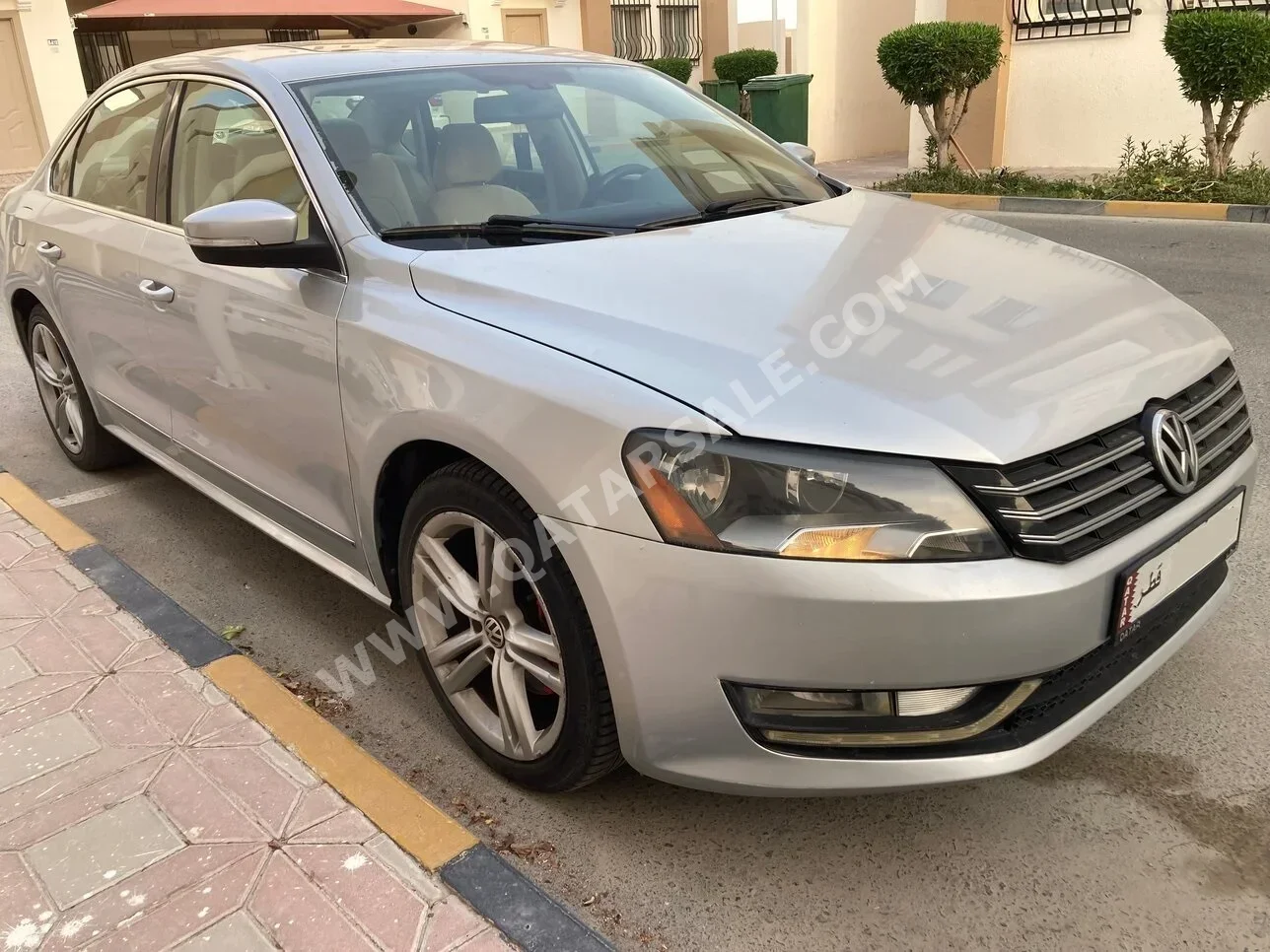 Volkswagen  Passat  SEL  2013  Automatic  111,000 Km  5 Cylinder  Front Wheel Drive (FWD)  Sedan  Gray