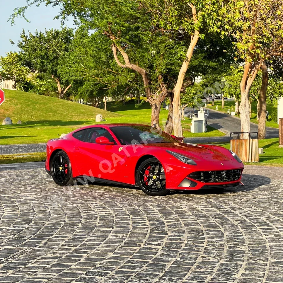 Ferrari  F12  Berlinetta  2015  Automatic  33,300 Km  6 Cylinder  Rear Wheel Drive (RWD)  Coupe / Sport  Red