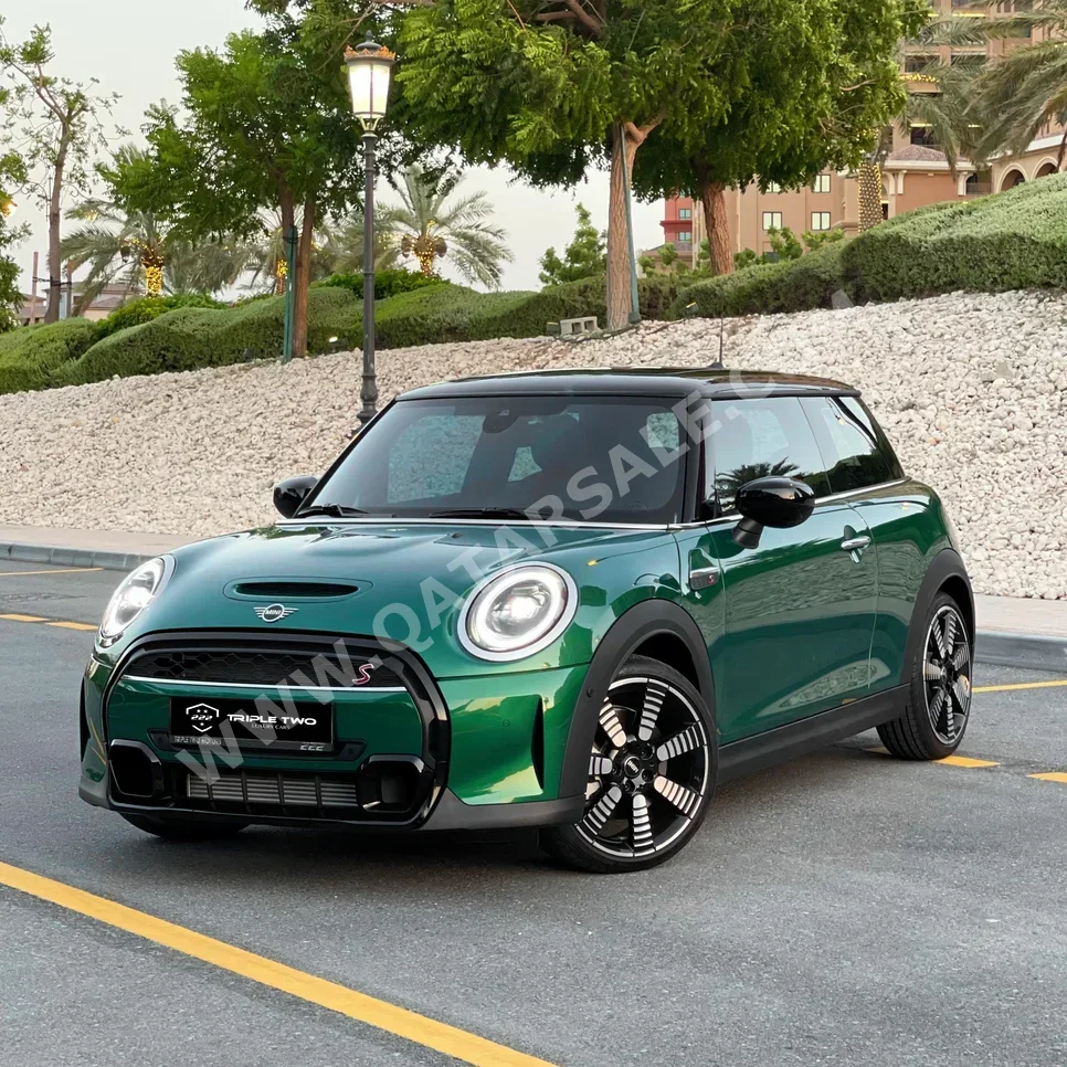 Mini  Cooper  S  2024  Automatic  260 Km  4 Cylinder  Front Wheel Drive (FWD)  Hatchback  Green  With Warranty