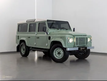 Land Rover  Defender  110 HERITAGE  2015  Manual  3,900 Km  4 Cylinder  Four Wheel Drive (4WD)  SUV  Green