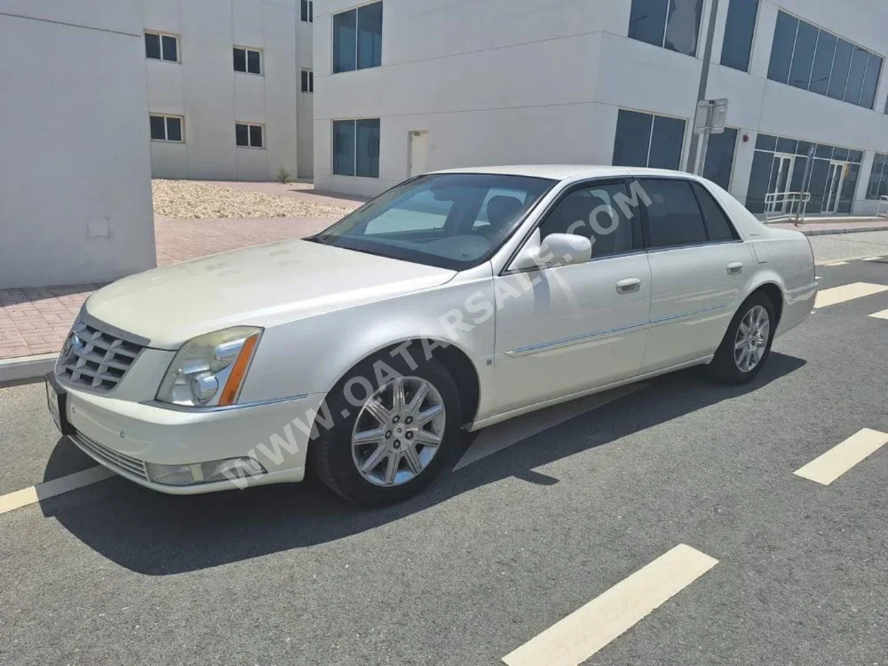 Cadillac  DTS  2009  Automatic  93,000 Km  6 Cylinder  Rear Wheel Drive (RWD)  Sedan  White