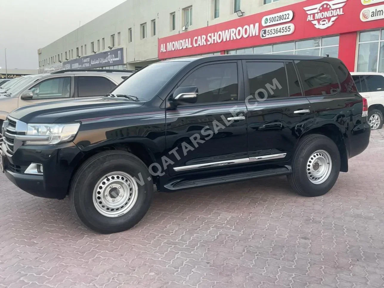 Toyota  Land Cruiser  GXR  2018  Automatic  221,000 Km  8 Cylinder  Four Wheel Drive (4WD)  SUV  Black