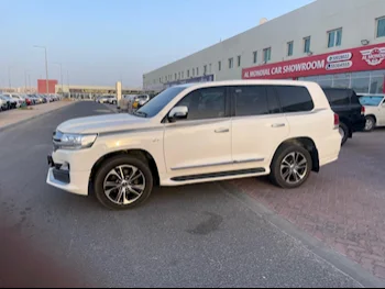 Toyota  Land Cruiser  VXR  2019  Automatic  223٬000 Km  8 Cylinder  Four Wheel Drive (4WD)  SUV  White