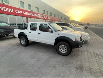 Nissan  Pickup  2007  Manual  473,000 Km  4 Cylinder  Rear Wheel Drive (RWD)  Pick Up  White