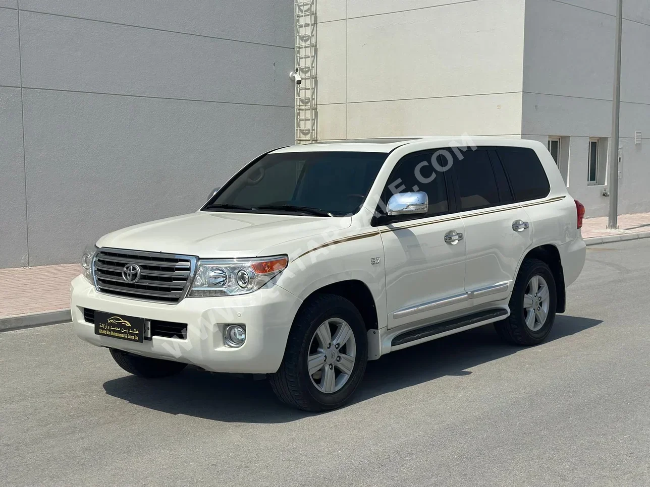  Toyota  Land Cruiser  GXR  2015  Automatic  120,000 Km  8 Cylinder  Four Wheel Drive (4WD)  SUV  White  With Warranty