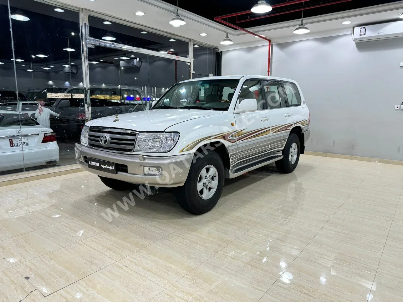 Toyota  Land Cruiser  GXR  2006  Manual  354,000 Km  6 Cylinder  Four Wheel Drive (4WD)  SUV  White