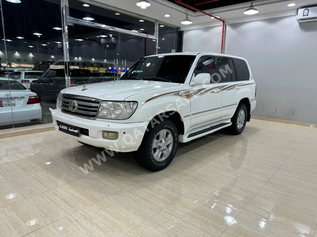 Toyota  Land Cruiser  VXR  2006  Automatic  346,000 Km  8 Cylinder  Four Wheel Drive (4WD)  SUV  White