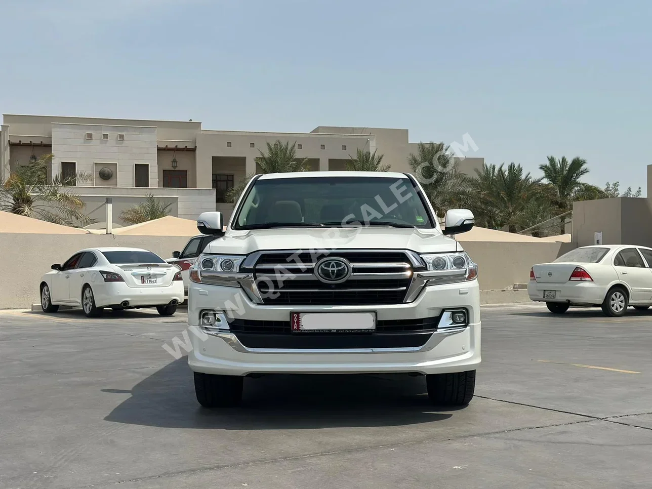 Toyota  Land Cruiser  VXR  2019  Automatic  131,000 Km  8 Cylinder  Four Wheel Drive (4WD)  SUV  White