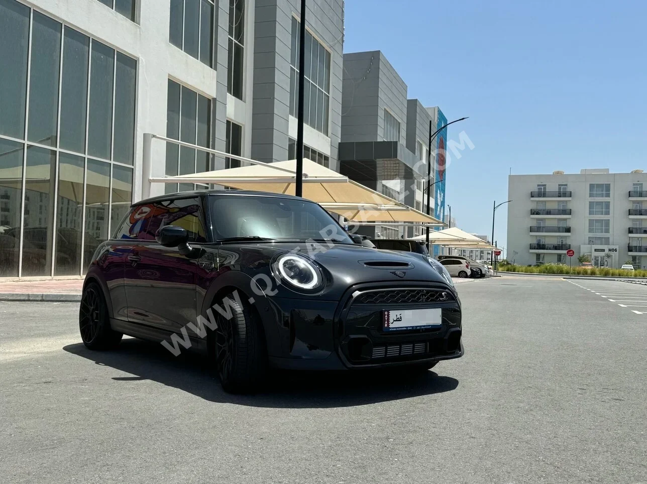 Mini  Cooper  S  2024  Automatic  15,000 Km  4 Cylinder  Front Wheel Drive (FWD)  Hatchback  Black  With Warranty