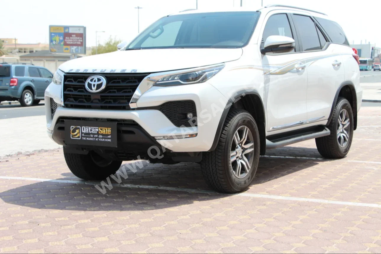  Toyota  Fortuner  2024  Automatic  11,000 Km  6 Cylinder  Four Wheel Drive (4WD)  SUV  White  With Warranty