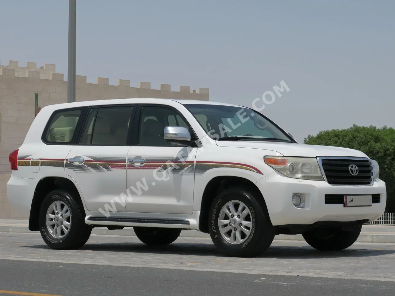 Toyota  Land Cruiser  GXR  2012  Automatic  350,000 Km  8 Cylinder  Four Wheel Drive (4WD)  SUV  White