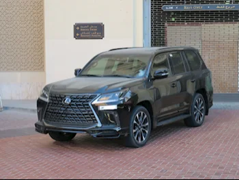 Lexus  LX  570 S Black Edition  2021  Automatic  39,000 Km  8 Cylinder  Four Wheel Drive (4WD)  SUV  Black  With Warranty