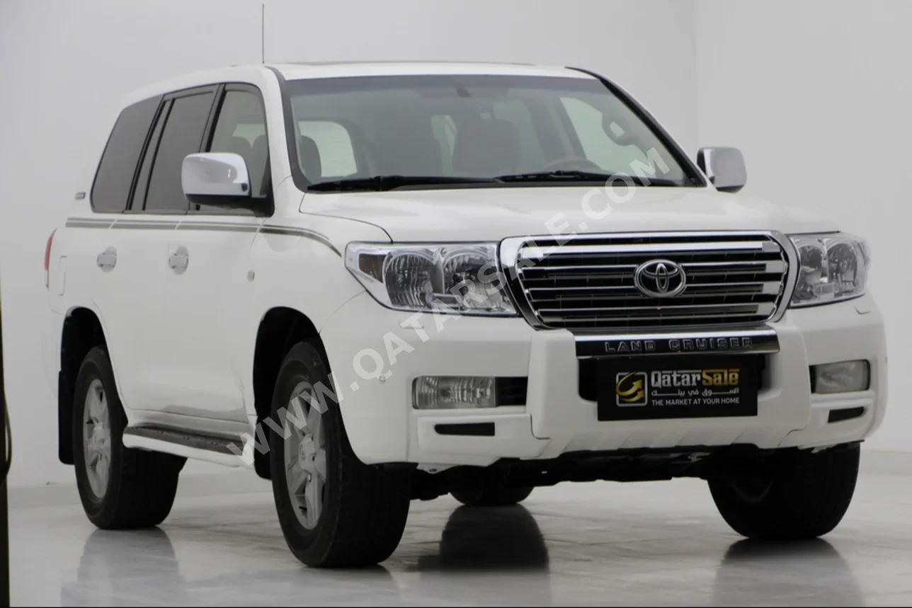 Toyota  Land Cruiser  VXR  2011  Automatic  590,000 Km  8 Cylinder  Four Wheel Drive (4WD)  SUV  White