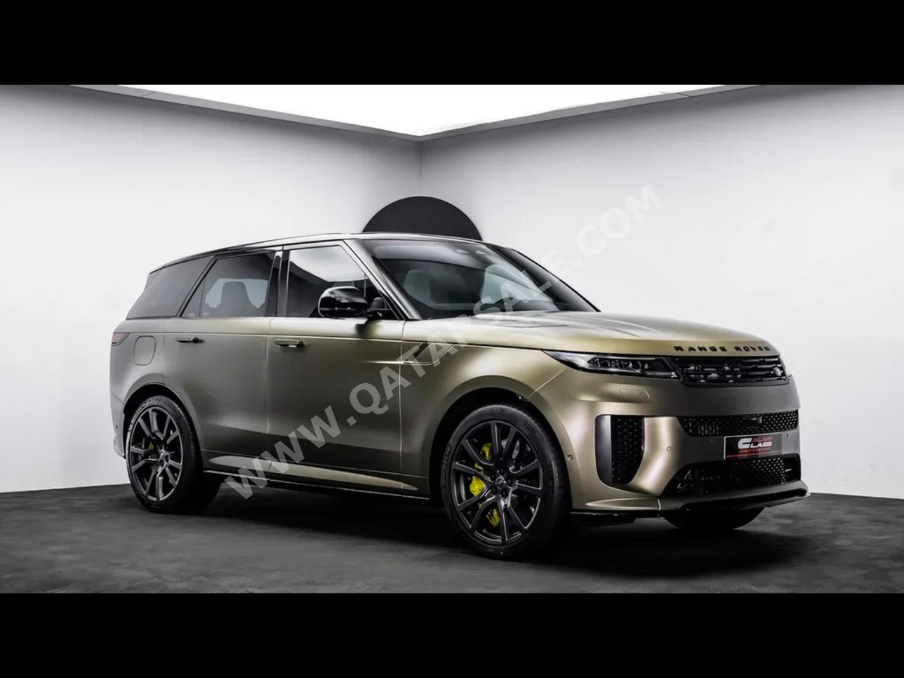 Land Rover  Range Rover  Sport  2024  Automatic  746 Km  8 Cylinder  Four Wheel Drive (4WD)  SUV  Gold  With Warranty