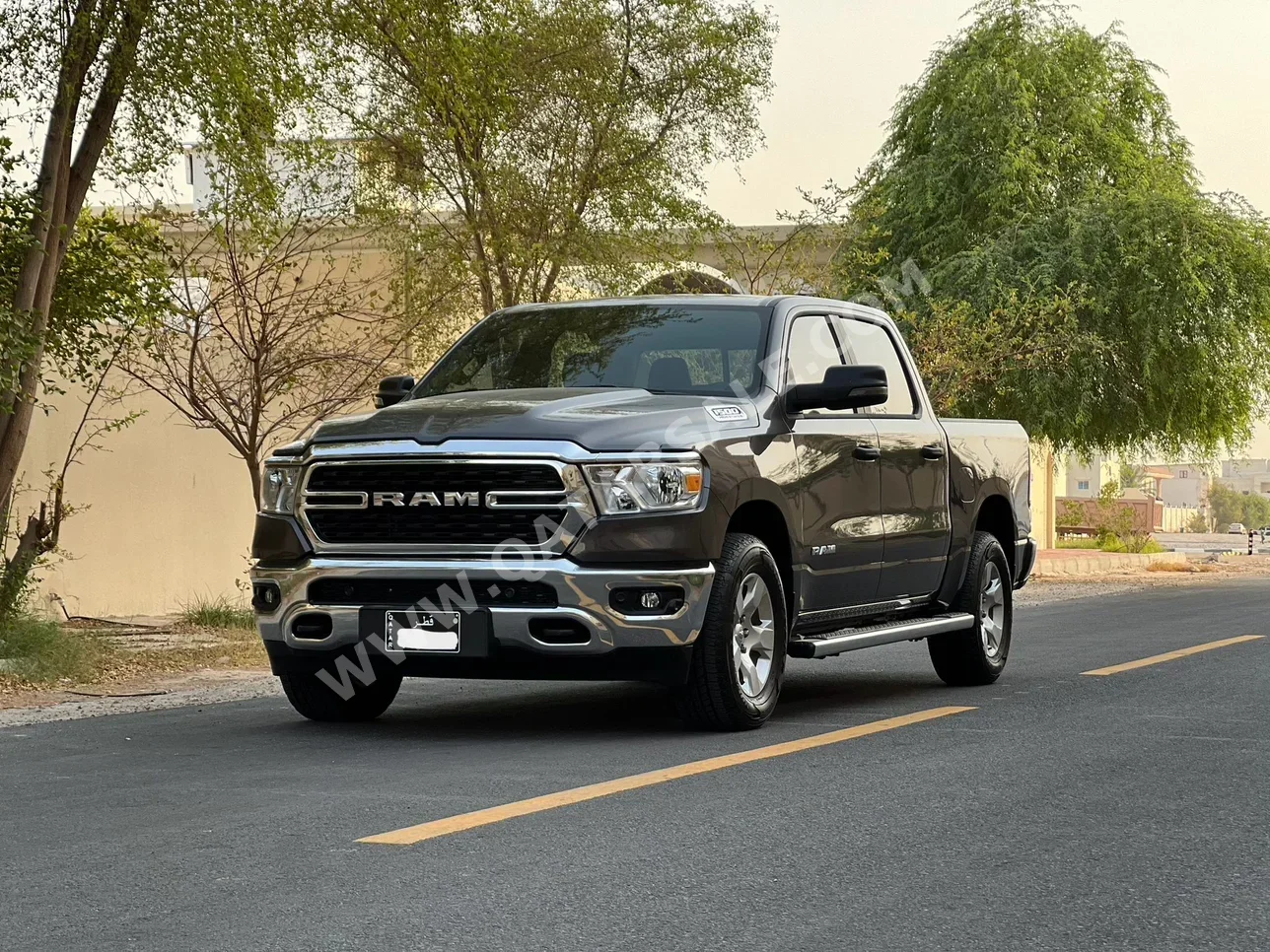 Dodge  Ram  Big Horn  2024  Automatic  0 Km  8 Cylinder  Four Wheel Drive (4WD)  Pick Up  Gray  With Warranty