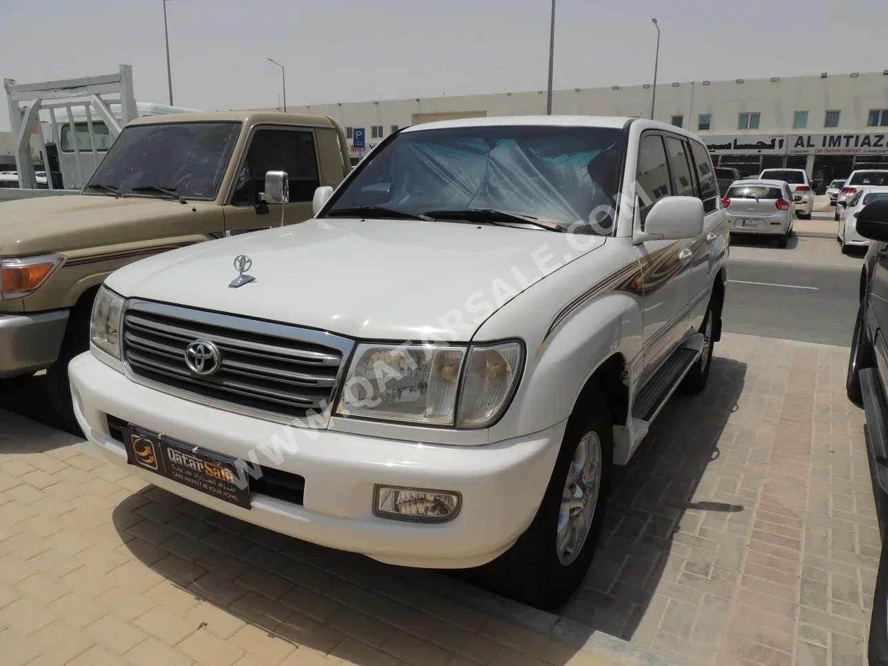 Toyota  Land Cruiser  GXR  2003  Automatic  379,000 Km  6 Cylinder  Four Wheel Drive (4WD)  SUV  White