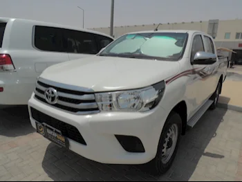 Toyota  Hilux  2022  Automatic  63,000 Km  4 Cylinder  Four Wheel Drive (4WD)  Pick Up  White