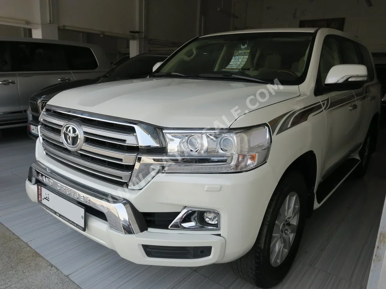 Toyota  Land Cruiser  GXR  2017  Automatic  224,000 Km  8 Cylinder  Four Wheel Drive (4WD)  SUV  White