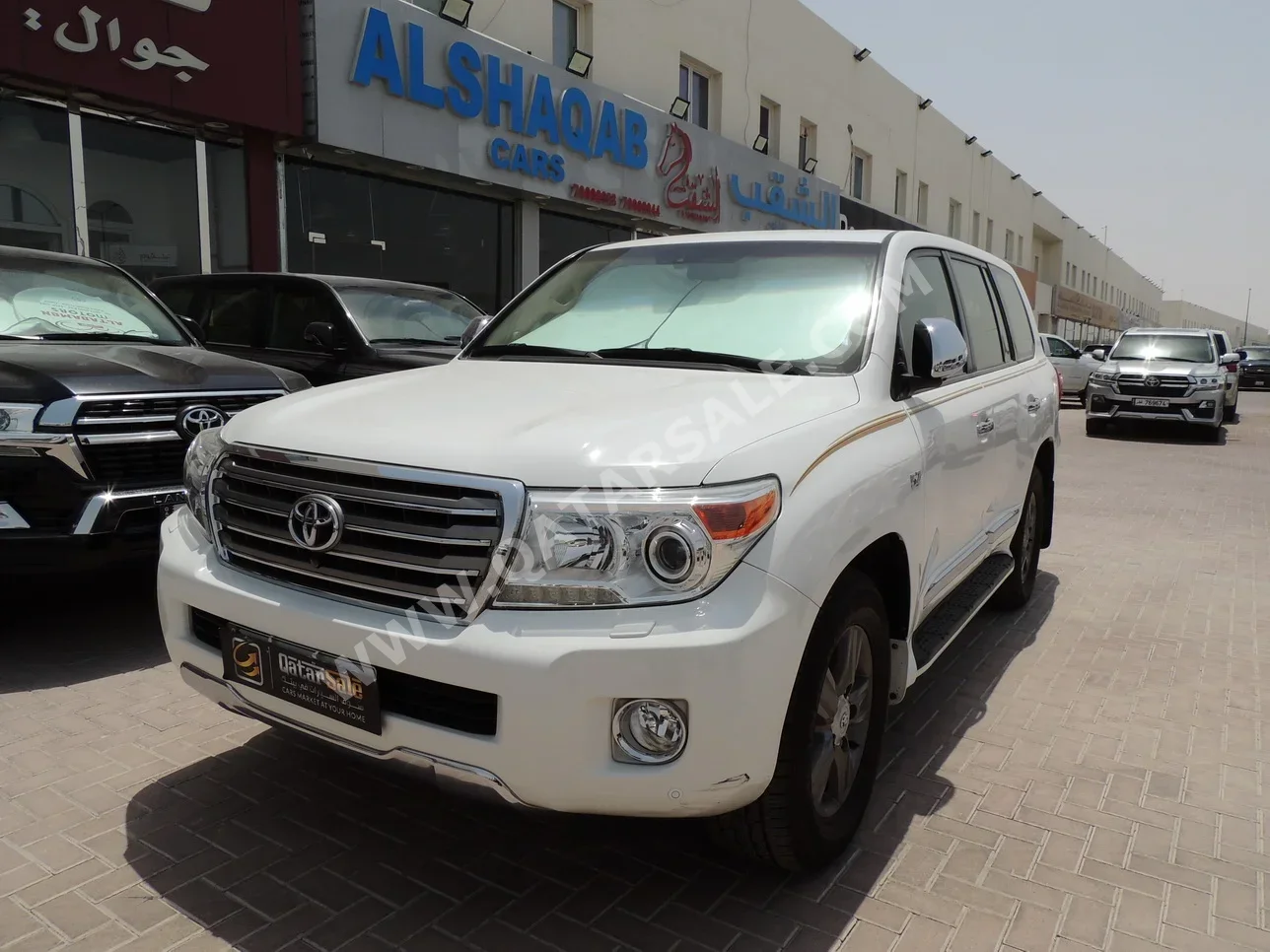 Toyota  Land Cruiser  VXR  2015  Automatic  289,000 Km  8 Cylinder  Four Wheel Drive (4WD)  SUV  White