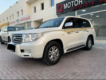 Toyota  Land Cruiser  VXR  2010  Automatic  310,000 Km  8 Cylinder  Four Wheel Drive (4WD)  SUV  Pearl