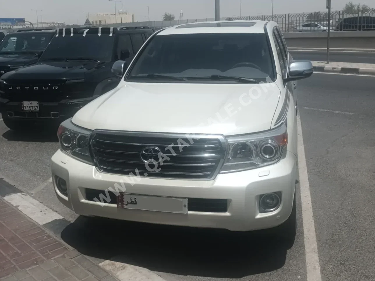 Toyota  Land Cruiser  GXR  2014  Automatic  168,000 Km  8 Cylinder  Four Wheel Drive (4WD)  SUV  White