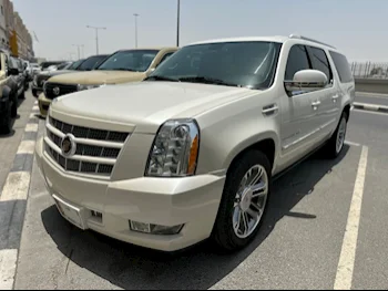  Cadillac  Escalade  2014  Automatic  159,000 Km  8 Cylinder  Four Wheel Drive (4WD)  SUV  White  With Warranty