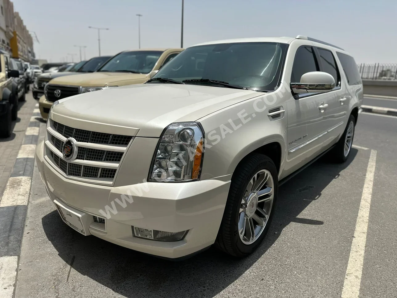  Cadillac  Escalade  2014  Automatic  159,000 Km  8 Cylinder  Four Wheel Drive (4WD)  SUV  White  With Warranty