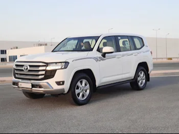 Toyota  Land Cruiser  GXR Twin Turbo  2022  Automatic  120,000 Km  6 Cylinder  Four Wheel Drive (4WD)  SUV  White