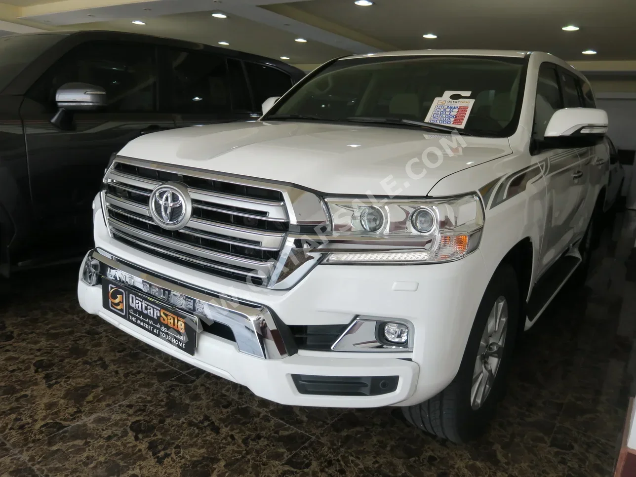 Toyota  Land Cruiser  GXR  2017  Automatic  154,000 Km  8 Cylinder  Four Wheel Drive (4WD)  SUV  White