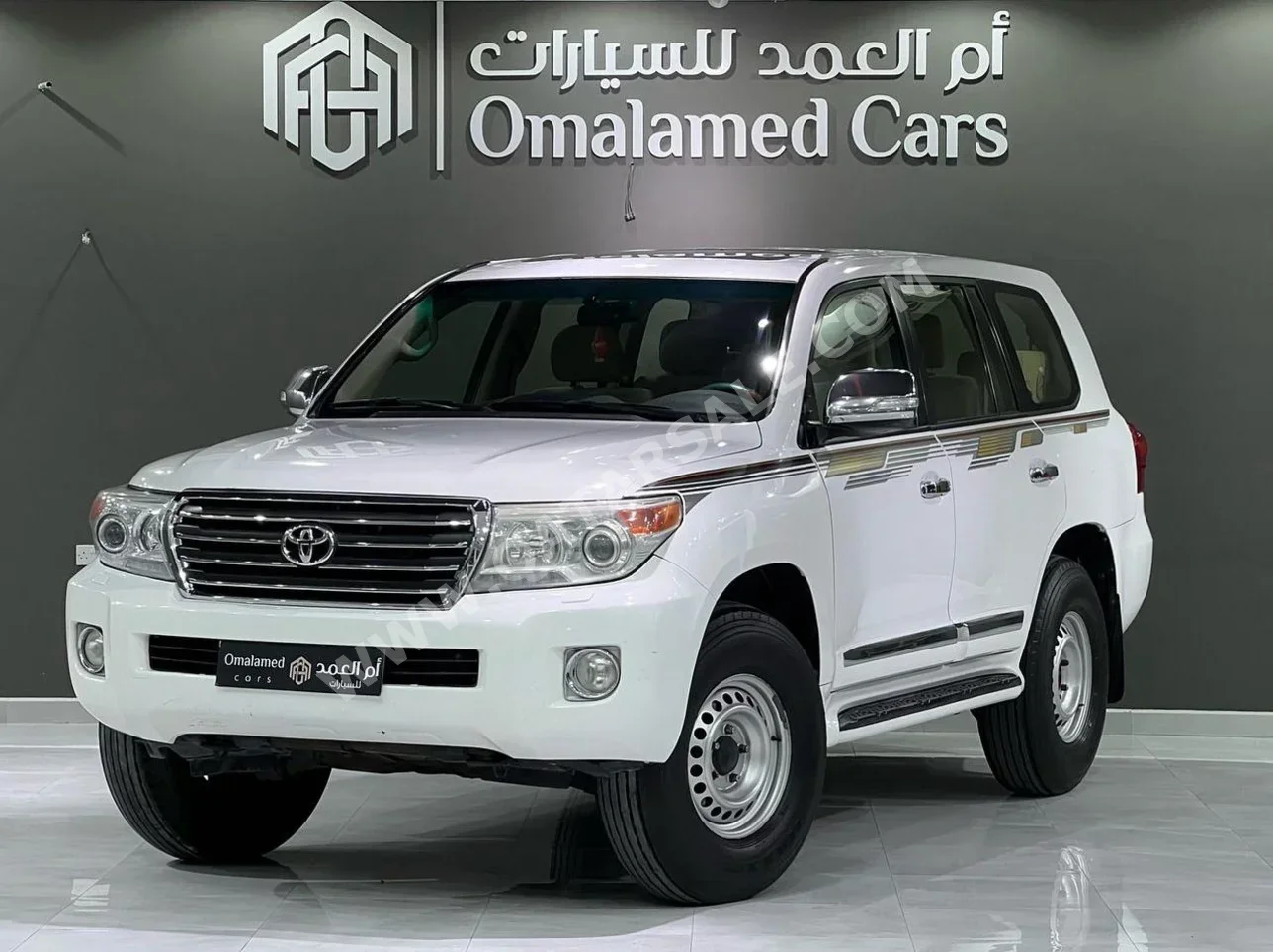 Toyota  Land Cruiser  GXR  2013  Automatic  330٬000 Km  8 Cylinder  Four Wheel Drive (4WD)  SUV  White