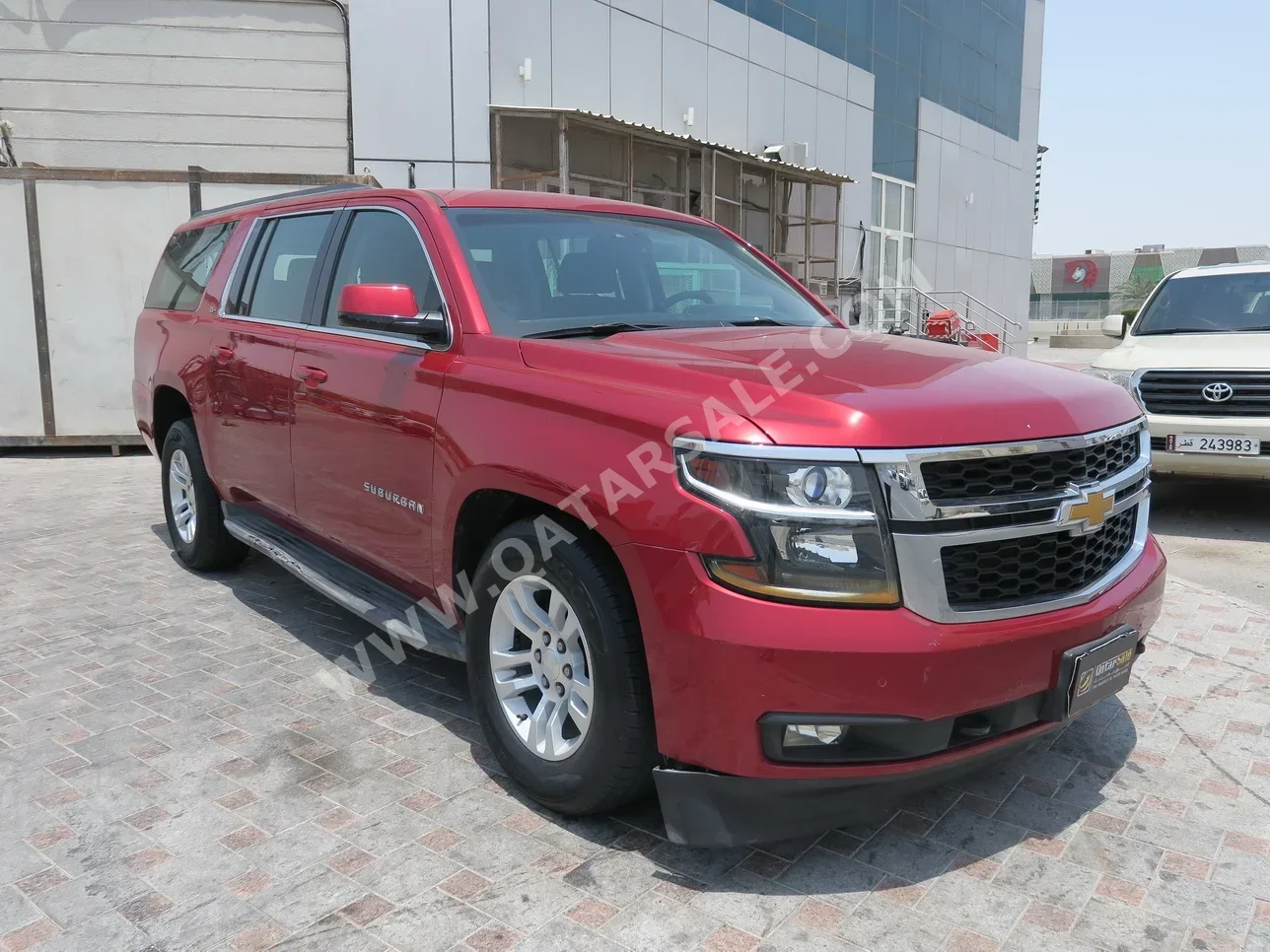 Chevrolet  Suburban  2015  Automatic  250,000 Km  8 Cylinder  Four Wheel Drive (4WD)  SUV  Red