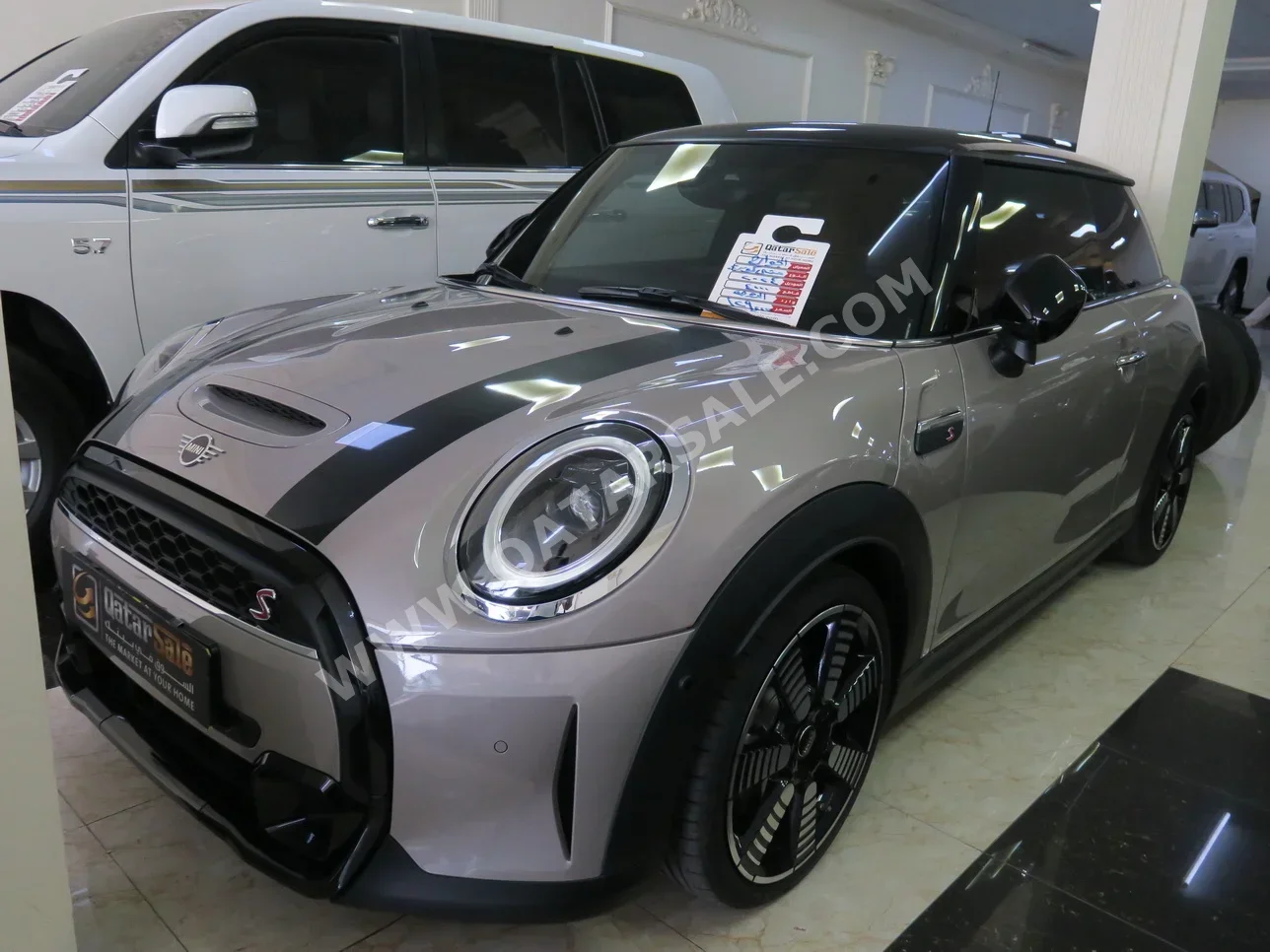 Mini  Cooper  S  2024  Automatic  4,000 Km  4 Cylinder  Front Wheel Drive (FWD)  Hatchback  Silver  With Warranty