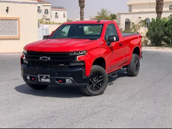 Chevrolet  Silverado  Trail Boss  2021  Automatic  84,000 Km  8 Cylinder  Four Wheel Drive (4WD)  Pick Up  Red  With Warranty