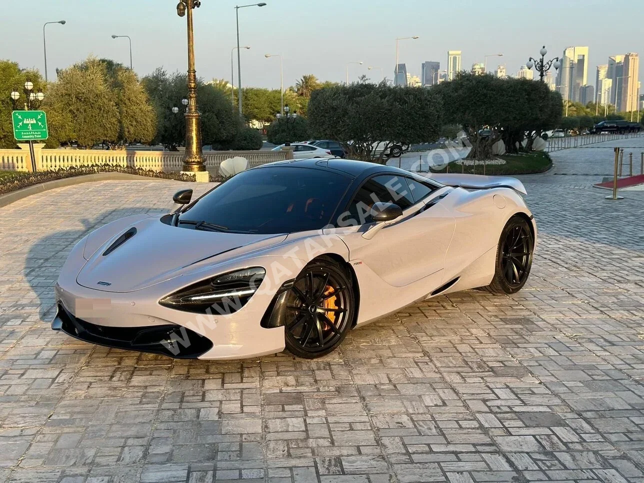 Mclaren  720  S  2022  Automatic  12,000 Km  8 Cylinder  Rear Wheel Drive (RWD)  Coupe / Sport  Gray  With Warranty