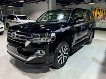 Toyota  Land Cruiser  GXR- Grand Touring  2019  Automatic  133,000 Km  8 Cylinder  Four Wheel Drive (4WD)  SUV  Black