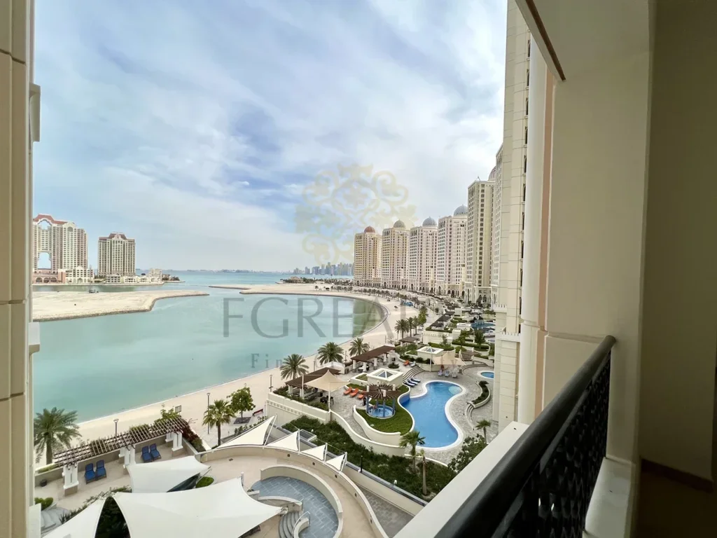 2 Bedrooms  Apartment  For Rent  in Doha -  The Pearl  Fully Furnished