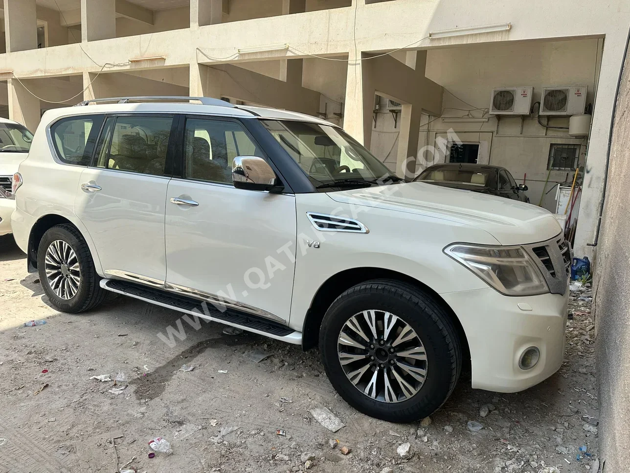 Nissan  Patrol  SE  2014  Automatic  310,000 Km  8 Cylinder  Four Wheel Drive (4WD)  SUV  White