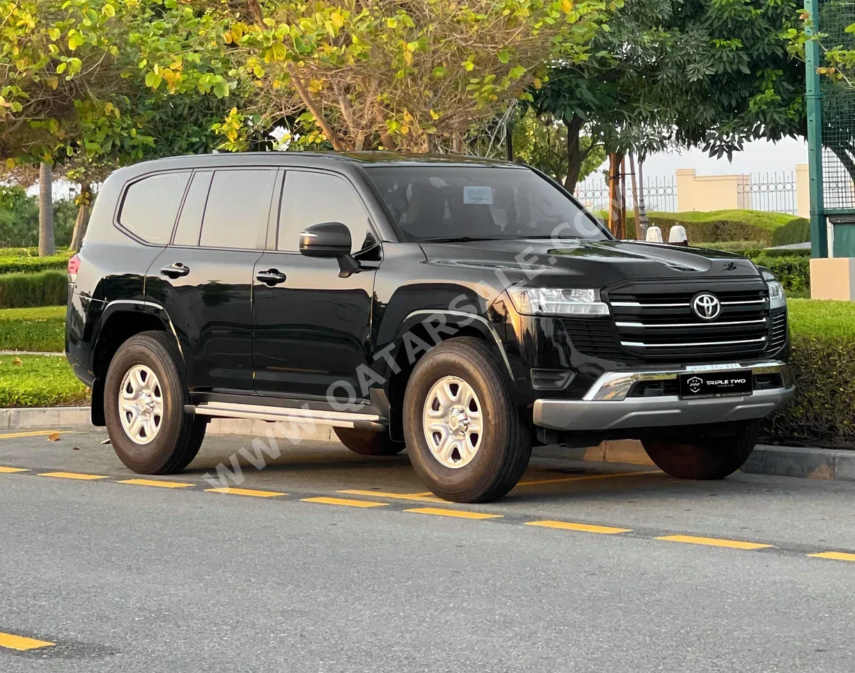 Toyota  Land Cruiser  GX  2023  Automatic  31,500 Km  6 Cylinder  Four Wheel Drive (4WD)  SUV  Black  With Warranty