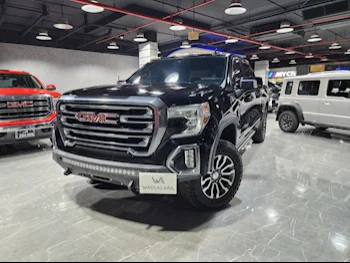 GMC  Sierra  AT4  2020  Automatic  124,000 Km  8 Cylinder  Four Wheel Drive (4WD)  Pick Up  Black