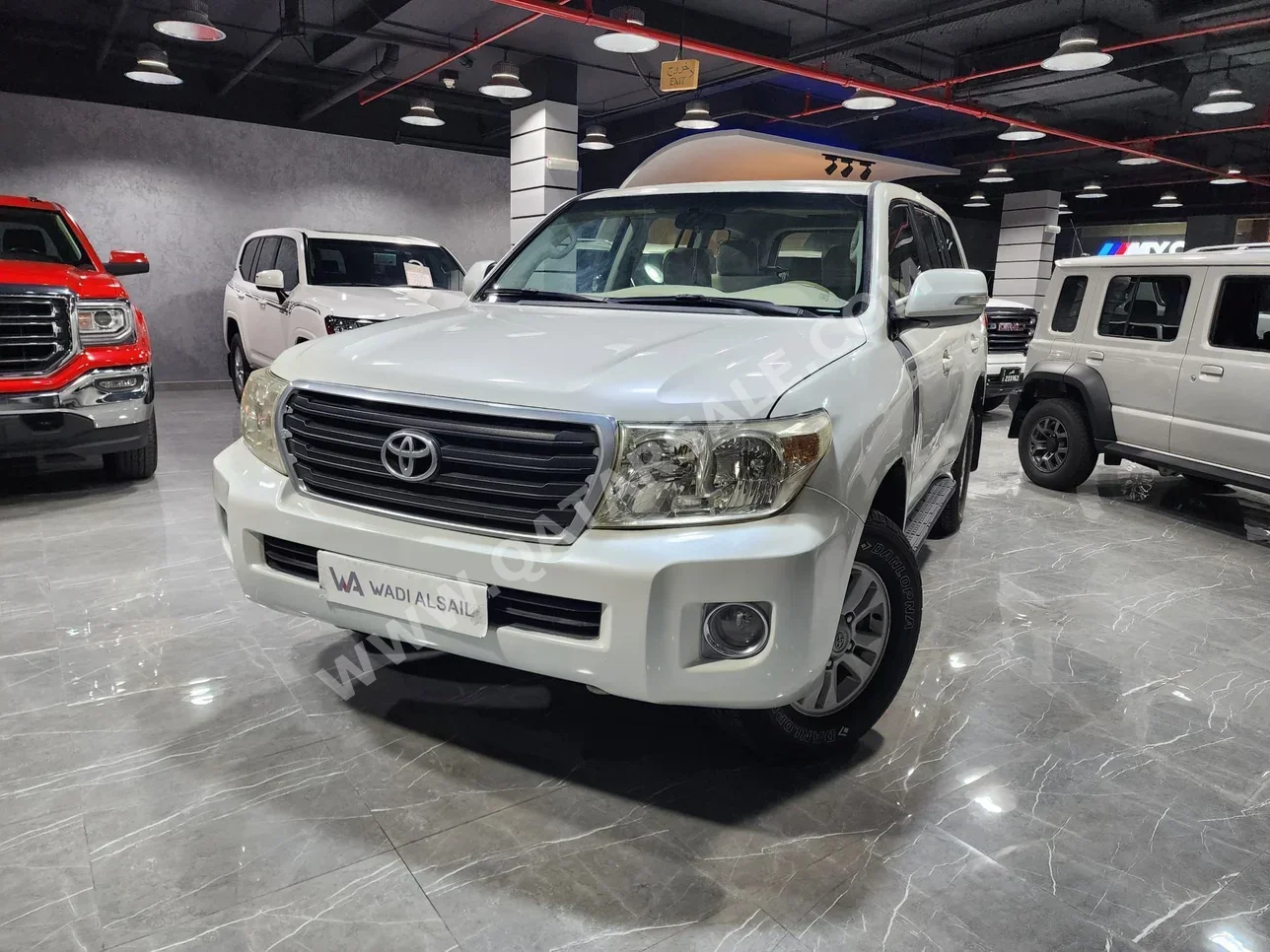 Toyota  Land Cruiser  G  2013  Automatic  310,000 Km  6 Cylinder  Four Wheel Drive (4WD)  SUV  White