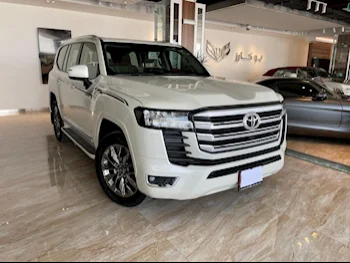 Toyota  Land Cruiser  GXR Twin Turbo  2022  Automatic  76,000 Km  6 Cylinder  Four Wheel Drive (4WD)  SUV  White  With Warranty