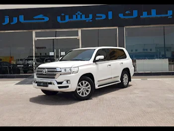 Toyota  Land Cruiser  GXR  2019  Automatic  130٬000 Km  8 Cylinder  Four Wheel Drive (4WD)  SUV  White